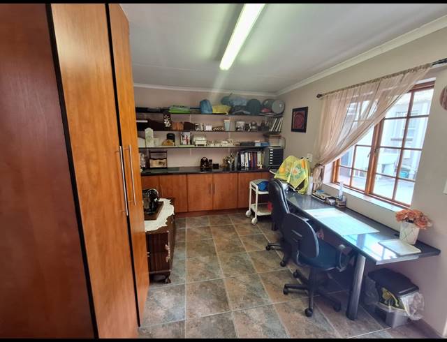 3 BEDROOM HOUSE FOR SALE IN VANDERBIJLPARK SE 2